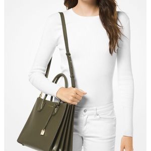 BRNAD NEW LARGE Michael kors Mercer in Olive